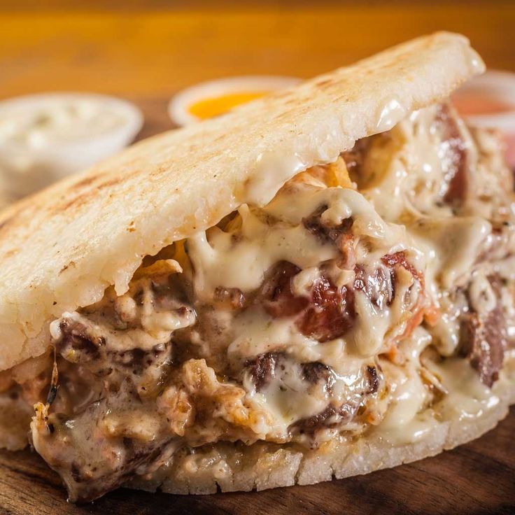 Arepa con Todo